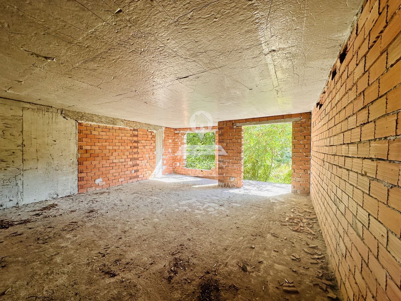 ЮЖЕН, ДВУСТАЕН АПАРТАМЕНТ В ЖИЛИЩНА СГРАДА С ТОП ЛОКАЦИЯ В КВ. ГРАМАДЕТО, УЛ. НАЙДЕН ГЕРОВ, ГР. БАНСКО. - 0