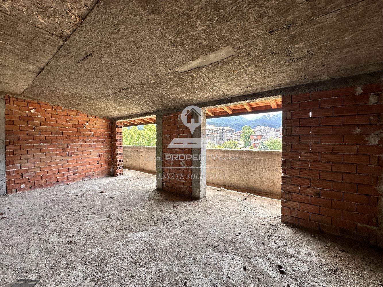 ЮЖЕН, ДВУСТАЕН АПАРТАМЕНТ С АТРАКТИВНА ЛОКАЦИЯ, ГР.БАНСКО - 0