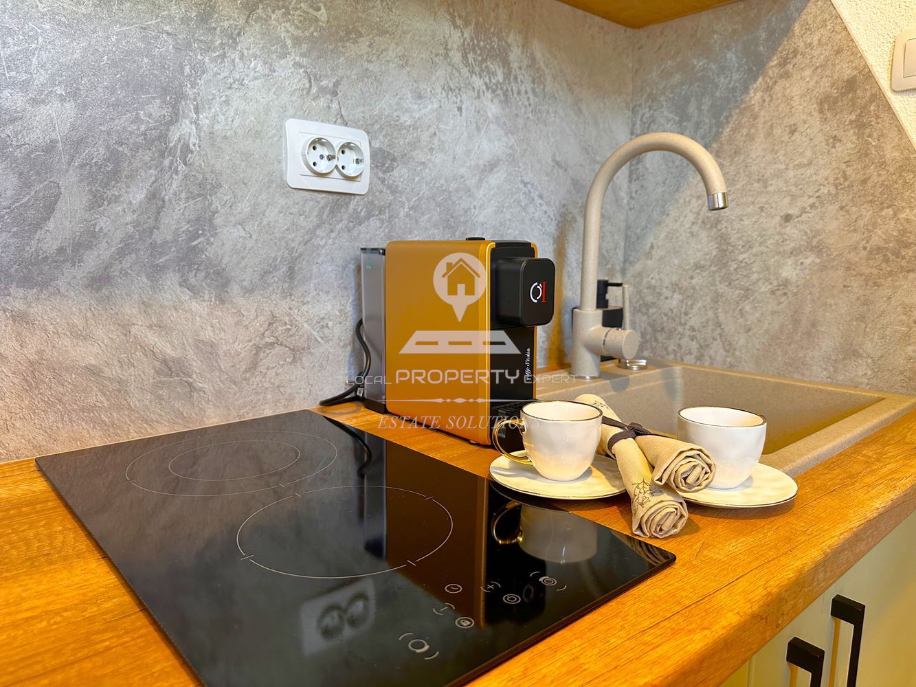 АТЕЛИЕ ЗА ПРОДАЖБА В ЖИЛИЩНА СГРАДА „ЕСИЯ“, ГР. БАНСКО ﻿ - 0