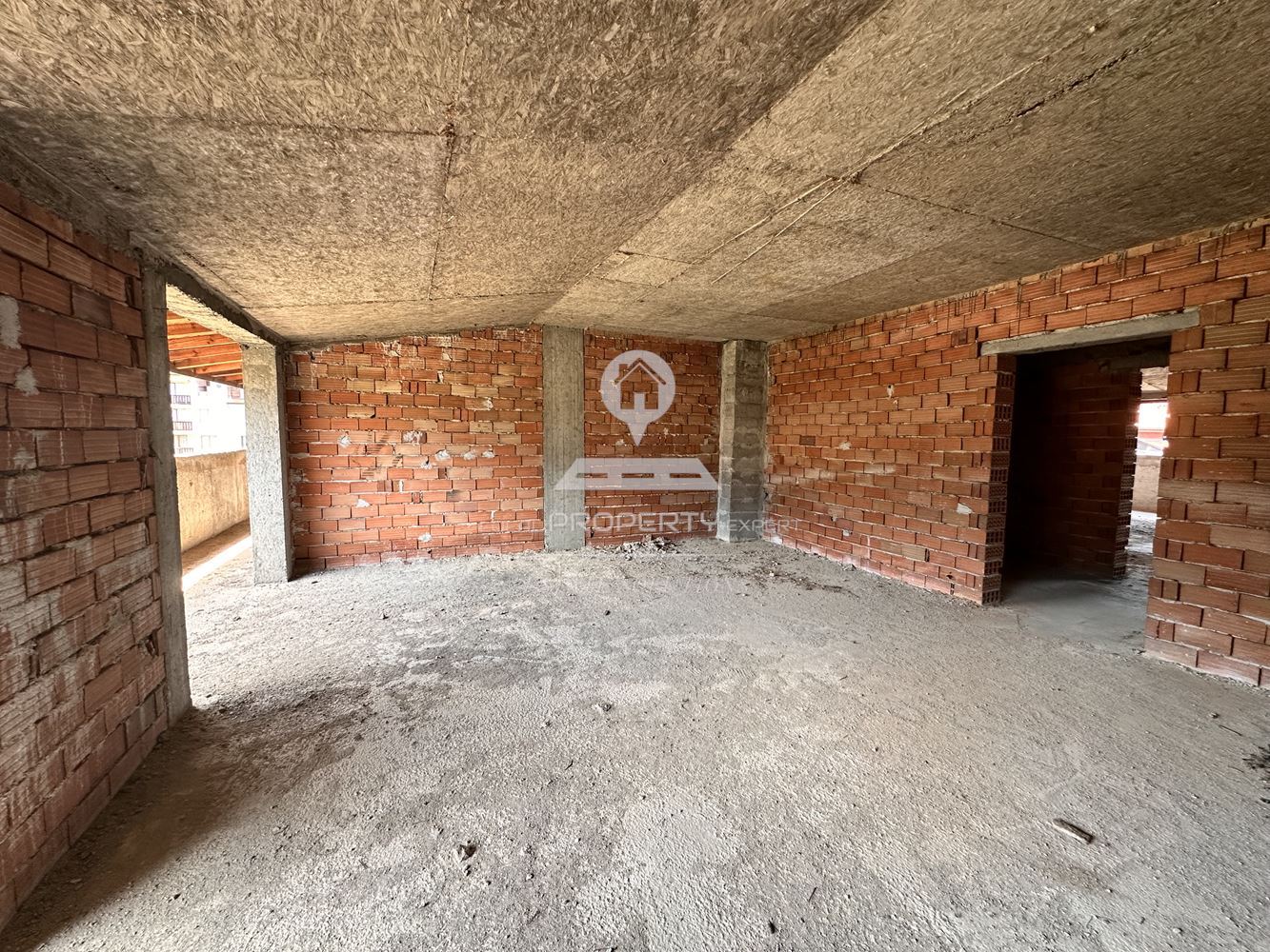 ЮЖЕН, ДВУСТАЕН АПАРТАМЕНТ С АТРАКТИВНА ЛОКАЦИЯ, ГР.БАНСКО - 0