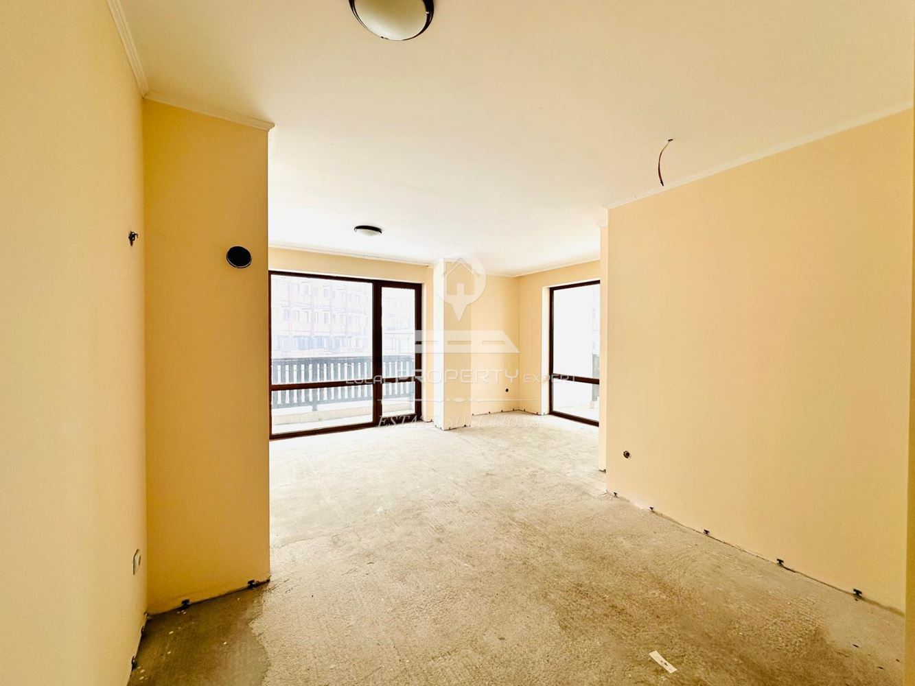 ЮЖЕН, ТРИСТАЕН АПАРТАМЕНТ В ЖИЛИЩНА СГРАДА "ORCHARD'', КВ. ГЛАЗНЕ, ГР. БАНСКО. - 0