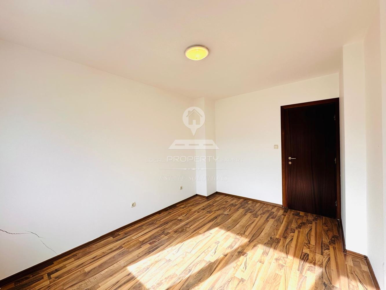 ТРИСТАЕН АПАРТАМЕНТ С ЮЖНО ИЗЛОЖЕНИЕ В ЖИЛИЩНА СГРАДА "РАМАДА 1", УЛ. ''ПИРИН", КВ. ГРАМАДЕТО, ГР. БАНСКО. - 0