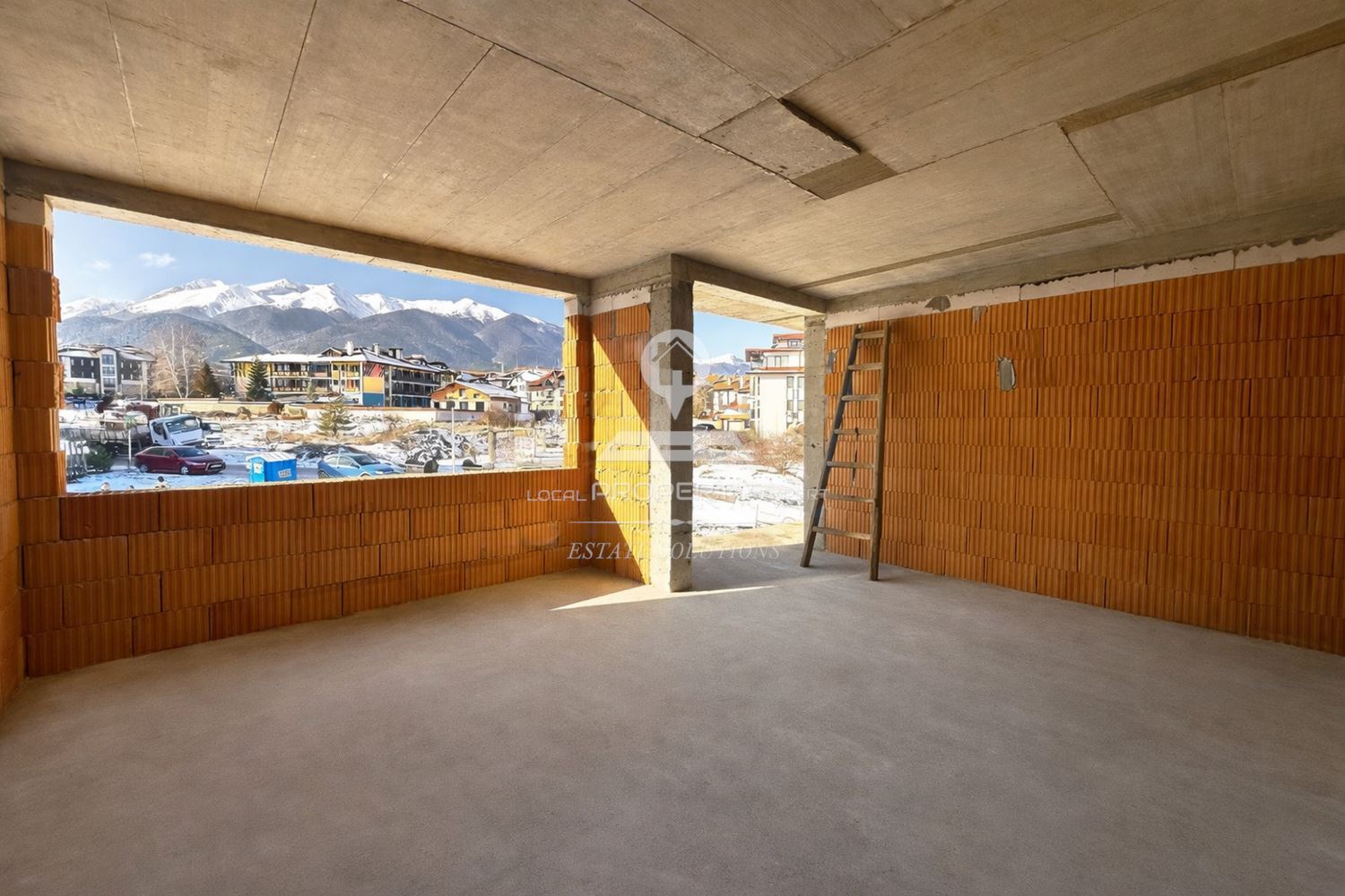 МЕЗОНЕТ СЪС СОБСТВЕН ДВОР И ПАРКОМЯСТО, ГР. БАНСКО - 0