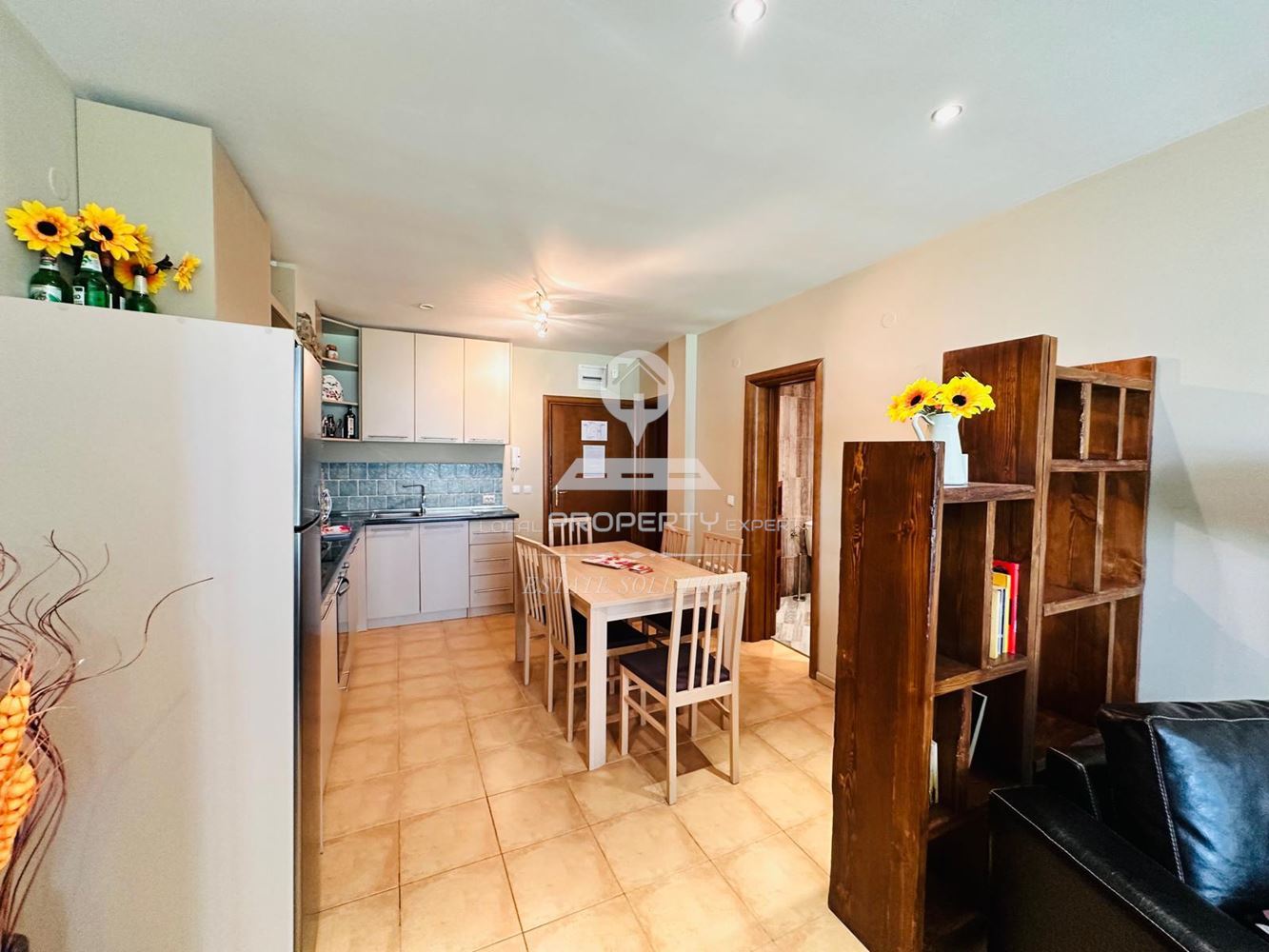 НАПЪЛНО ОБЗАВЕДЕН ТРИСТАЕН АПАРТАМЕНТ С НИСКА ТАКСА ЗА ПОДДРЪЖКА В ЖИЛИЩНА СГРАДА "МАНАСТИРА", УЛ. "НАЙДЕН ГЕРОВ", ГР. БАНСК - 0