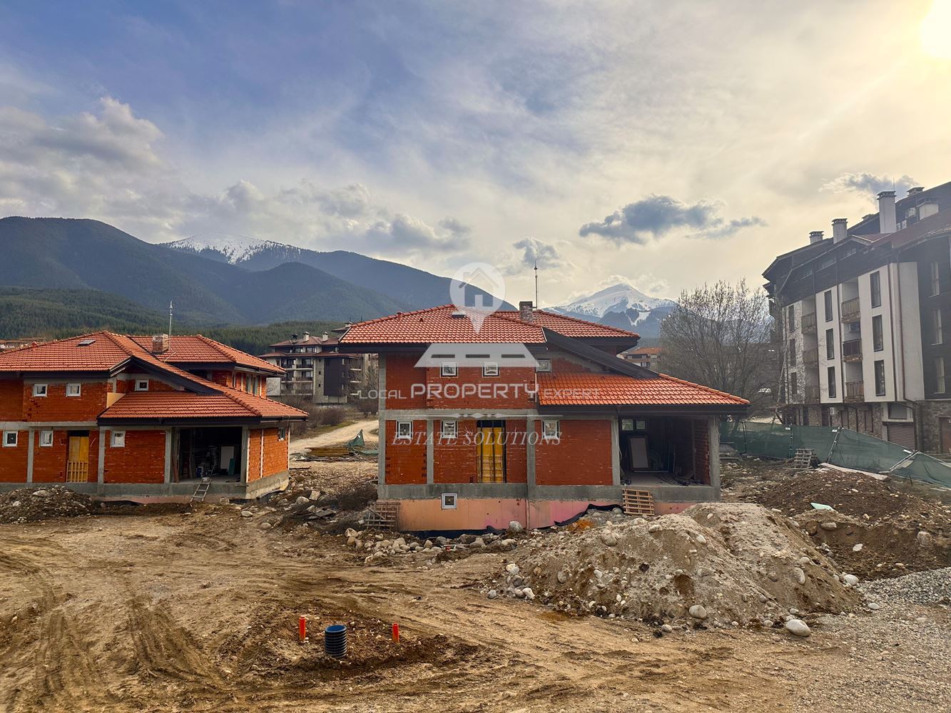 ЕДНОФАМИЛНА КЪЩА В ГР. БАНСКО - 0