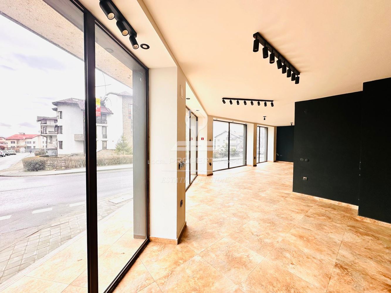 ТЪРГОВСКО ПОМЕЩЕНИЕ ПОД НАЕМ НА ТОП ЛОКАЦИЯ КВ. "ГРАМАДЕТО", УЛ. "НАЙДЕН ГЕРОВ 36", ГР. БАНСКО. - 0