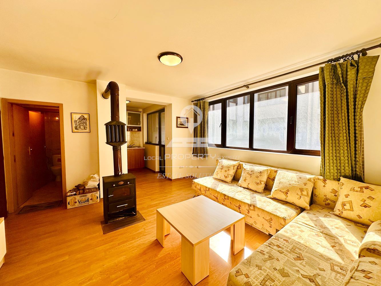 ЮЖЕН ДВУСТАЕН АПАРТАМЕНТ В ЖИЛИЩНА СГРАДА "ВИХРЕН", ГР. БАНСКО - 0