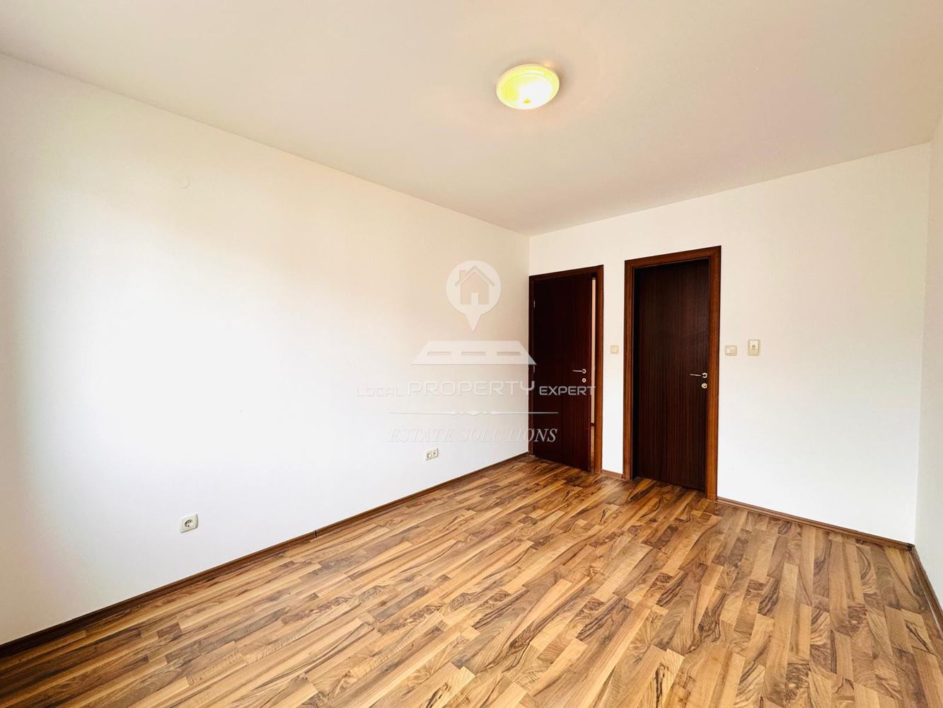 ТРИСТАЕН АПАРТАМЕНТ С ЮЖНО ИЗЛОЖЕНИЕ В ЖИЛИЩНА СГРАДА "РАМАДА 1", УЛ. ''ПИРИН", КВ. ГРАМАДЕТО, ГР. БАНСКО. - 0