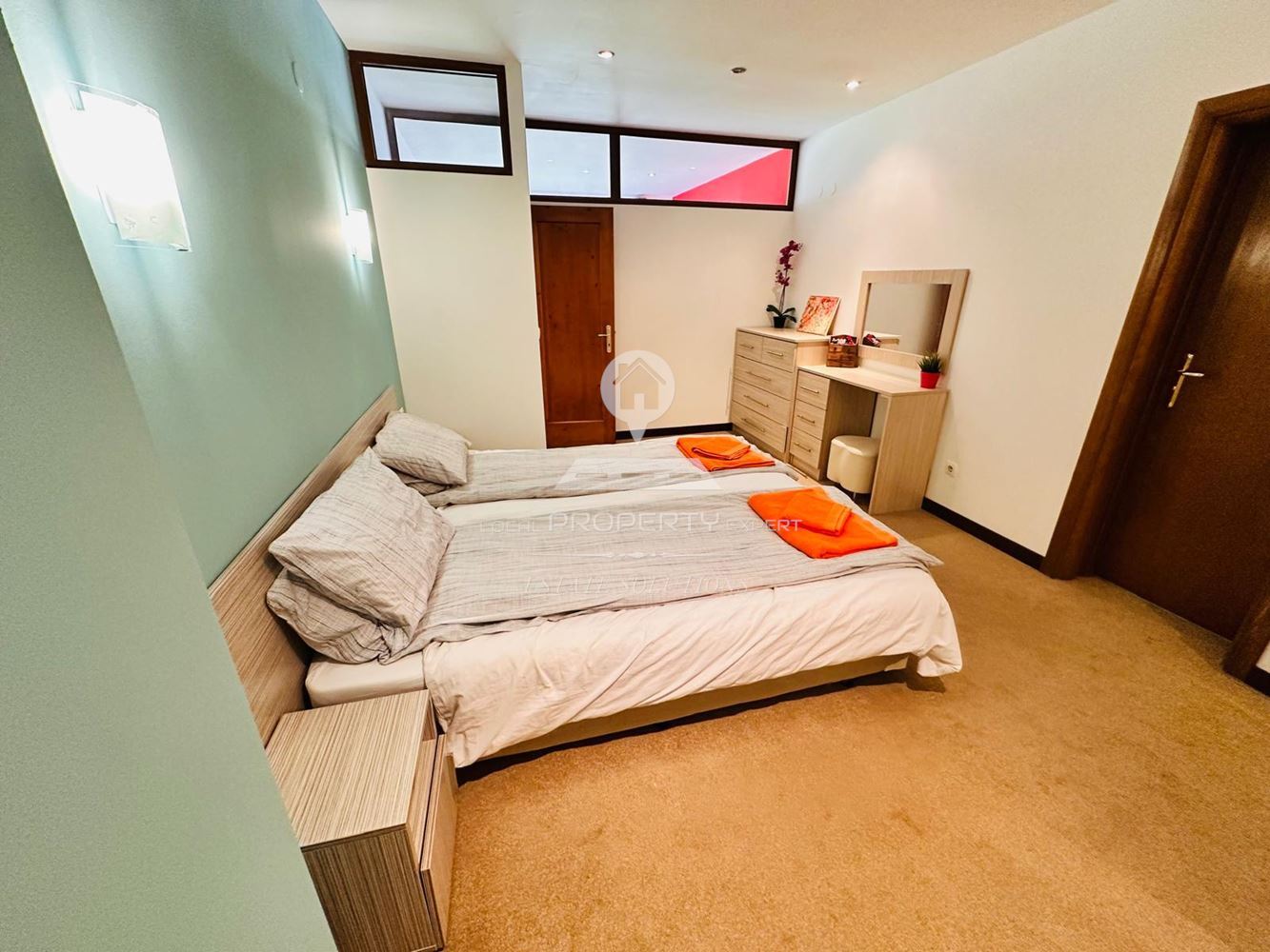 НАПЪЛНО ОБЗАВЕДЕН ТРИСТАЕН АПАРТАМЕНТ С НИСКА ТАКСА ЗА ПОДДРЪЖКА В ЖИЛИЩНА СГРАДА "МАНАСТИРА", УЛ. "НАЙДЕН ГЕРОВ", ГР. БАНСК - 0