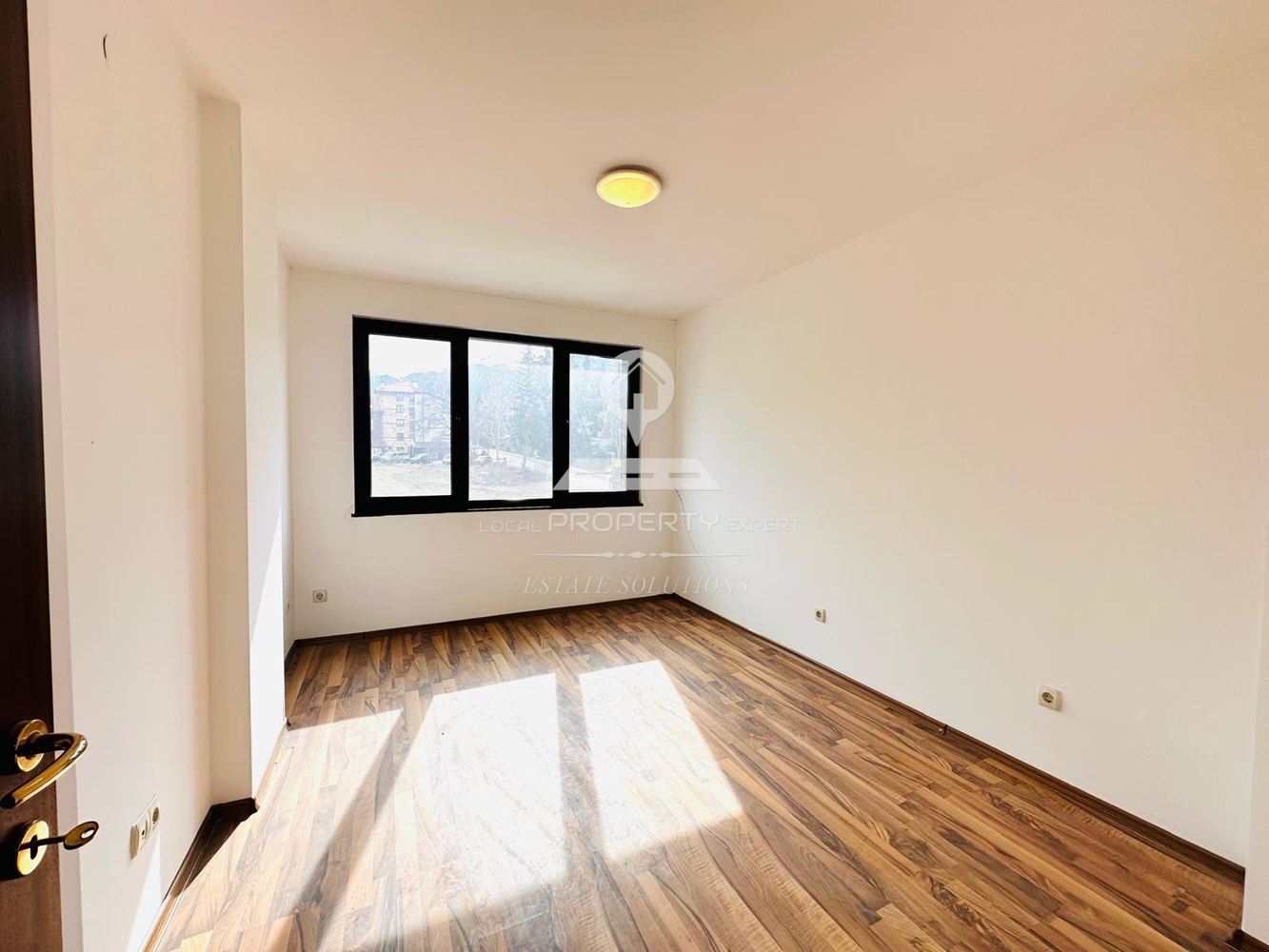 ТРИСТАЕН АПАРТАМЕНТ С ЮЖНО ИЗЛОЖЕНИЕ В ЖИЛИЩНА СГРАДА "РАМАДА 1", УЛ. ''ПИРИН", КВ. ГРАМАДЕТО, ГР. БАНСКО. - 0