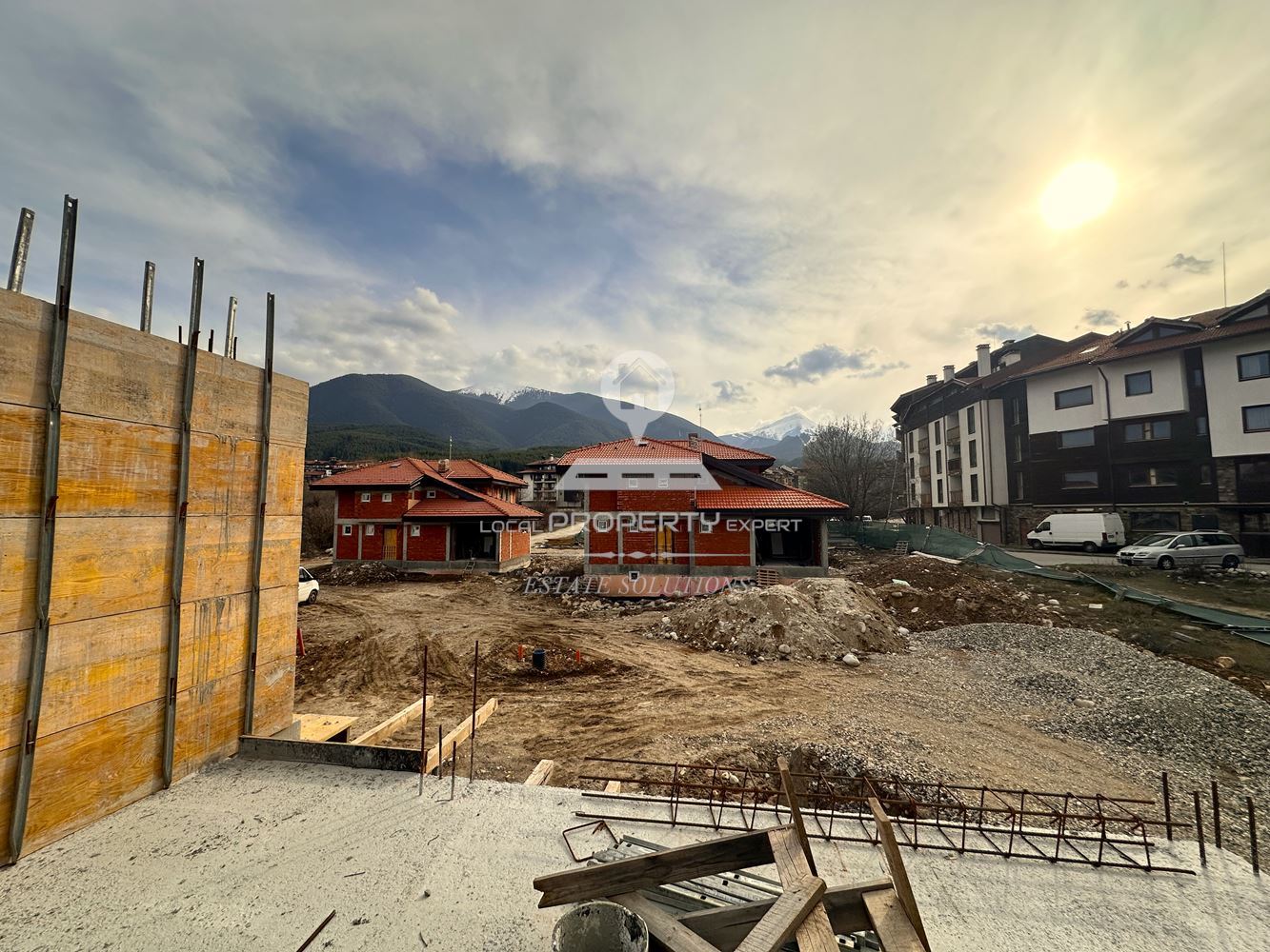 ЕДНОФАМИЛНА КЪЩА В ГР. БАНСКО - 0