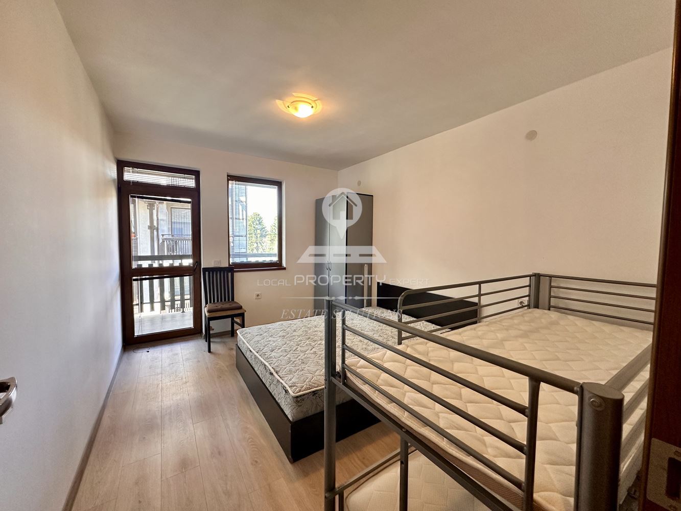 УЮТЕН И ПРОСТОРЕН, ДВУСТАЕН АПАРТАМЕНТ В ЖИЛИЩНА СГРАДА В ГР. БАНСКО. - 0