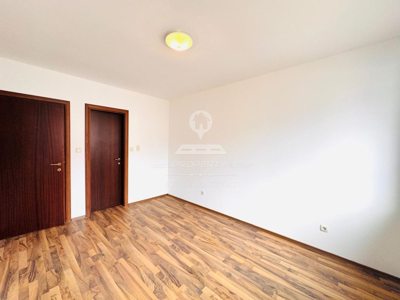 ТРИСТАЕН АПАРТАМЕНТ С ЮЖНО ИЗЛОЖЕНИЕ В ЖИЛИЩНА СГРАДА "РАМАДА 1", УЛ. ''ПИРИН", КВ. ГРАМАДЕТО, ГР. БАНСКО. - 0