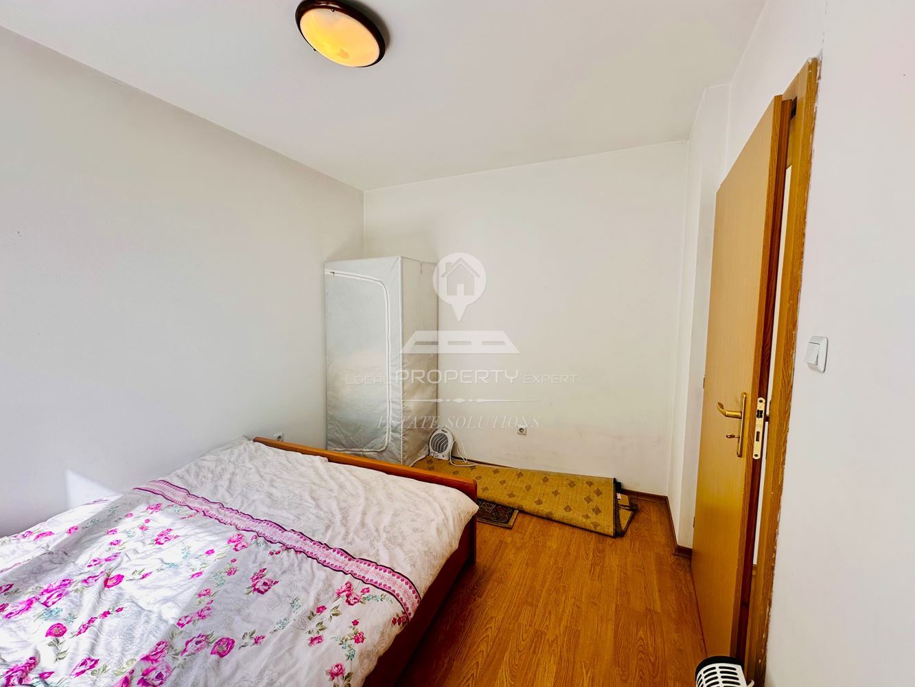 ЮЖЕН ДВУСТАЕН АПАРТАМЕНТ В ЖИЛИЩНА СГРАДА "ВИХРЕН", ГР. БАНСКО - 0