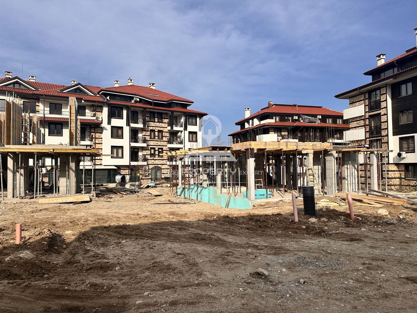 ЕДНОФАМИЛНА КЪЩА В ГР. БАНСКО - 0