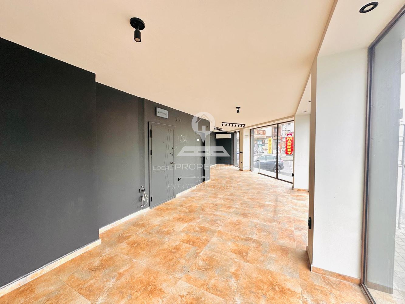 ТЪРГОВСКО ПОМЕЩЕНИЕ ПОД НАЕМ НА ТОП ЛОКАЦИЯ КВ. "ГРАМАДЕТО", УЛ. "НАЙДЕН ГЕРОВ 36", ГР. БАНСКО. - 0