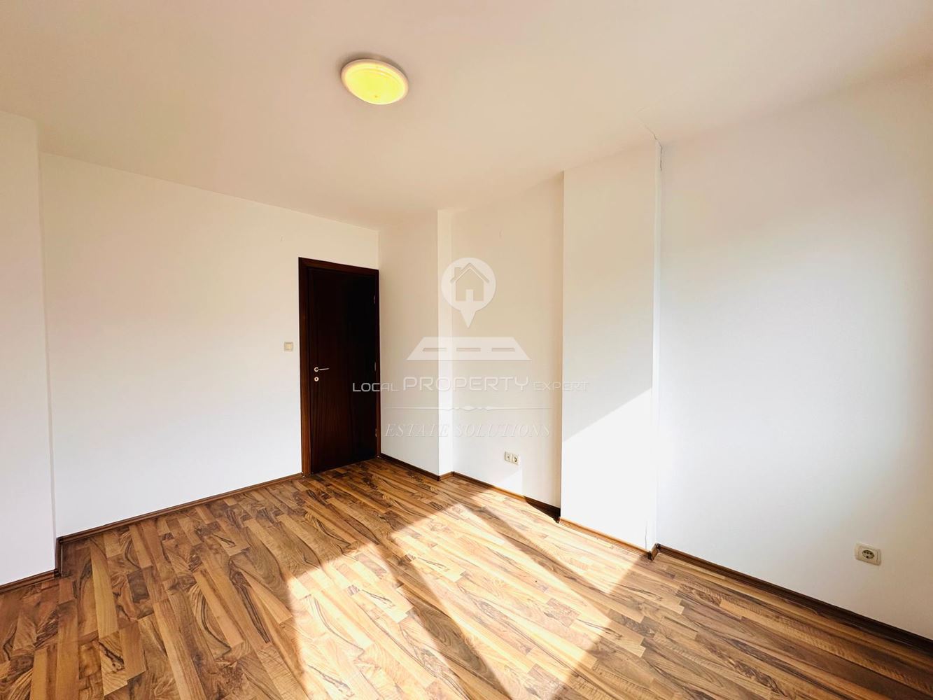 ТРИСТАЕН АПАРТАМЕНТ С ЮЖНО ИЗЛОЖЕНИЕ В ЖИЛИЩНА СГРАДА "РАМАДА 1", УЛ. ''ПИРИН", КВ. ГРАМАДЕТО, ГР. БАНСКО. - 0