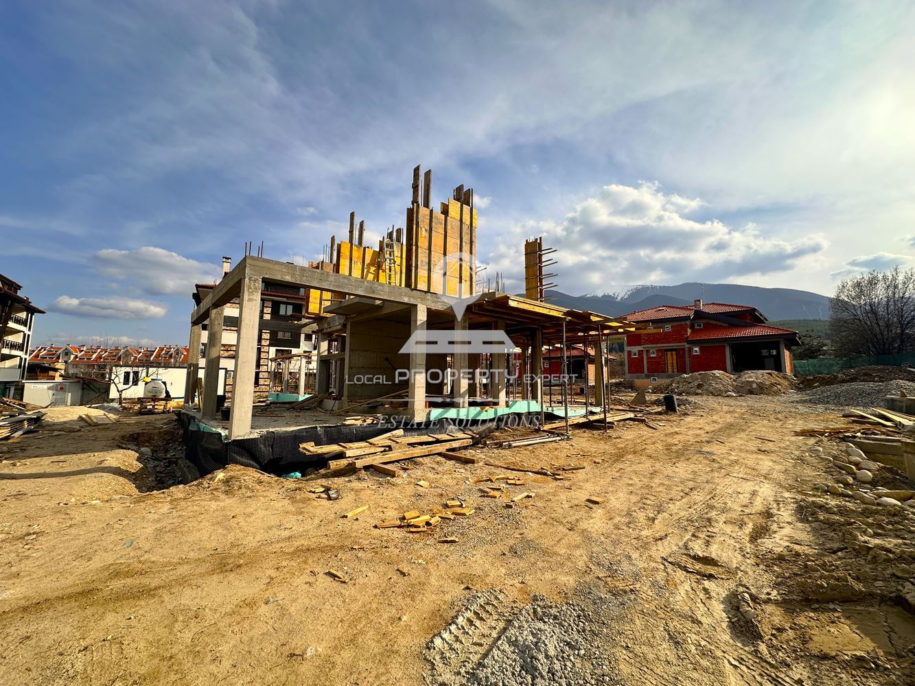 ЕДНОФАМИЛНА КЪЩА В ГР. БАНСКО - 0