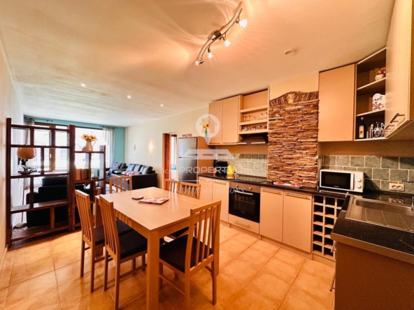 НАПЪЛНО ОБЗАВЕДЕН ТРИСТАЕН АПАРТАМЕНТ С НИСКА ТАКСА ЗА ПОДДРЪЖКА В ЖИЛИЩНА СГРАДА "МАНАСТИРА", УЛ. "НАЙДЕН ГЕРОВ", ГР. БАНСК - 0