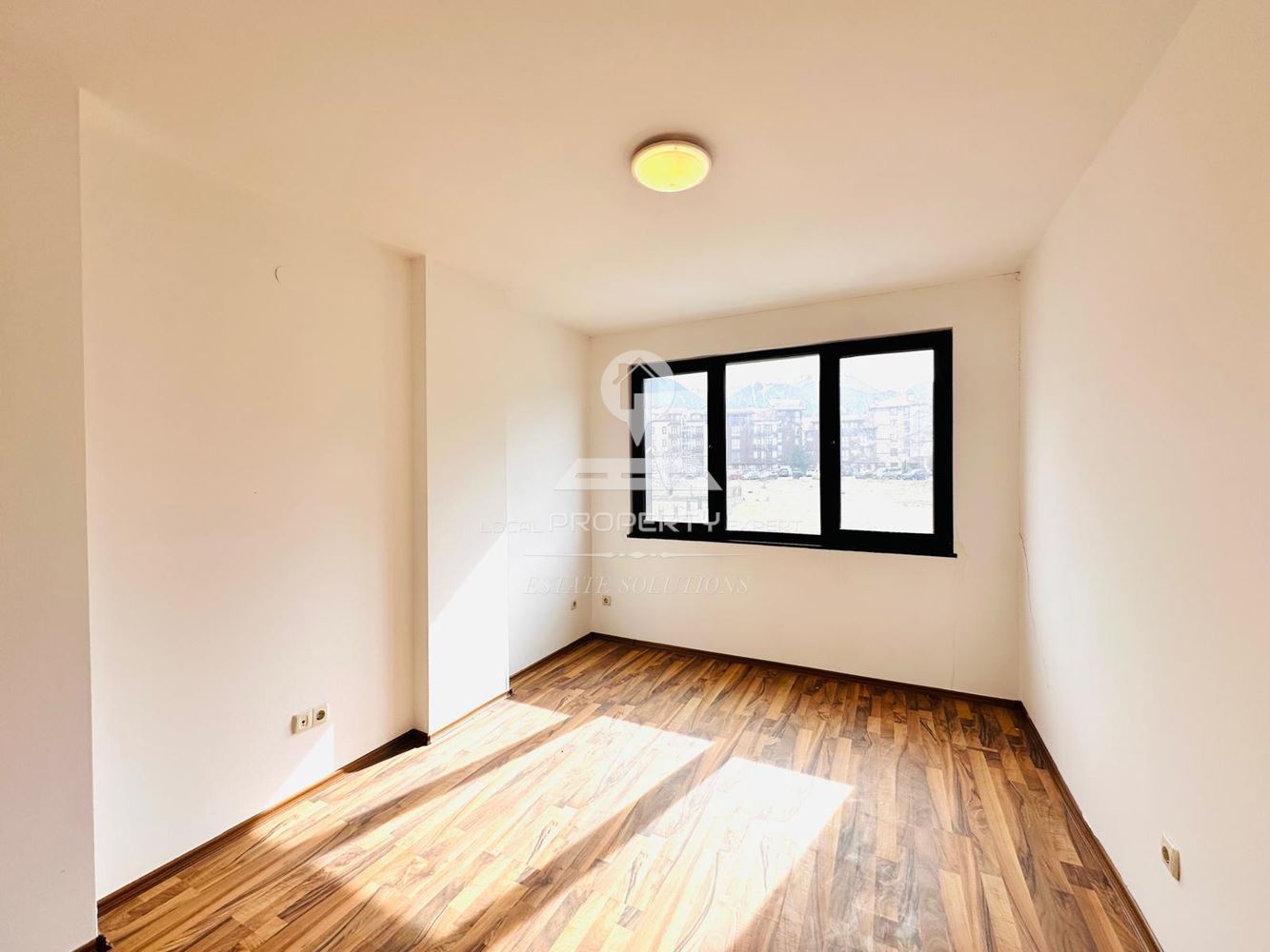 ТРИСТАЕН АПАРТАМЕНТ С ЮЖНО ИЗЛОЖЕНИЕ В ЖИЛИЩНА СГРАДА "РАМАДА 1", УЛ. ''ПИРИН", КВ. ГРАМАДЕТО, ГР. БАНСКО. - 0