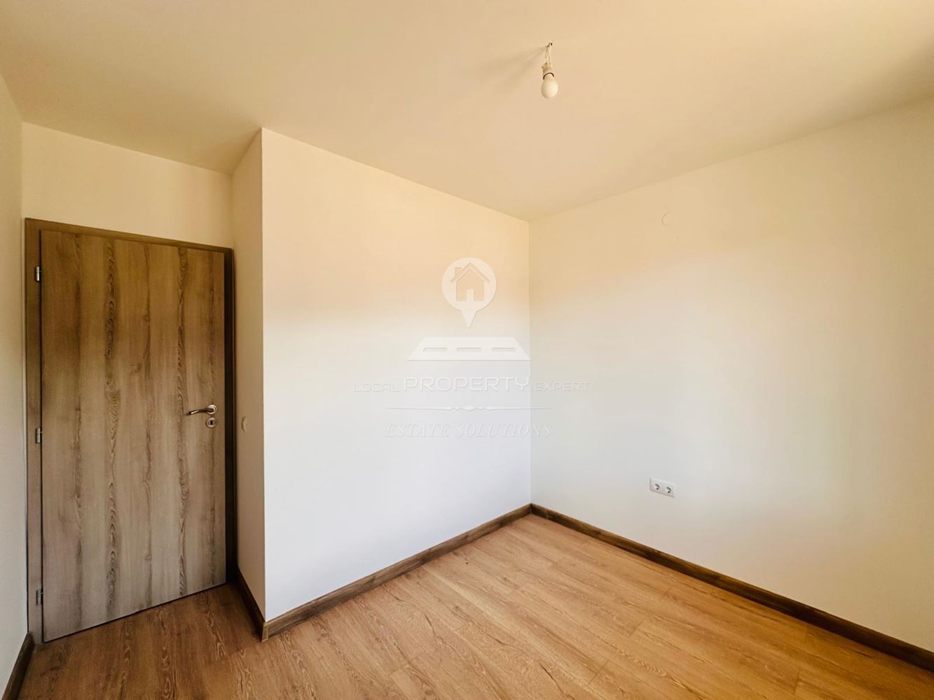 ЮЖЕН ТРИСТАЕН АПАРТАМЕНТ В ЖИЛИЩНА СГРАДА "ЕЛИТ'', УЛ. ''НАЙДЕН ГЕРОВ'', ГР. БАНСКО. - 0