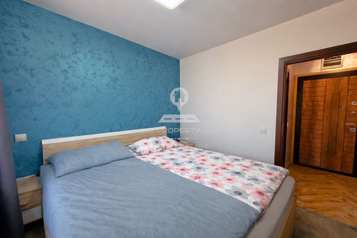 ПРОСТОРЕН ТРИСТАЕН АПАРТАМЕНТ СЪС СТИЛНО ОБЗАВЕЖДАНЕ В КОМПЛЕКС "PANORAMA RISORT" ГР. БАНСКО - 0