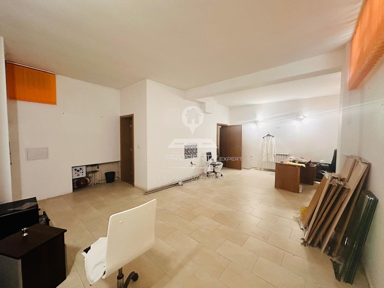 ЖИЛИЩНО ПОМЕЩЕНИЕ СЪС СТАТУТ НА СКЛАД В СГРАДА "СЕВЕРИНА", КВ. ГЛАЗНЕ, БР. БАНСКО. - 0