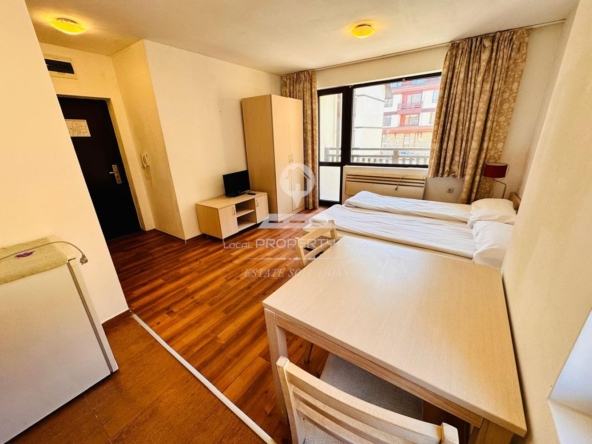 НАПЪЛНО ОБЗАВЕДЕНО СТУДИО С ЮЖНО ИЗЛОЖЕНИЕ В СГРАДА С НИСКА ТАКСА В РАЙОНА НА НАЧАЛНА СТАНЦИЯ, ЖИЛИЩНА СГРАДА "ГОНДОЛА", УЛ. - 0