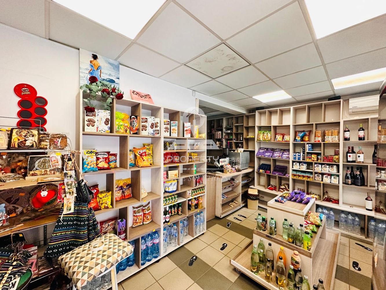 ТЪРГОВСКО ПОМЕЩЕНИЕ ПОД НАЕМ В ИДЕАЛЕН ЦЕНТЪР НА ГР. БАНСКО, УЛ. ''ЦАР СИМЕОН''. - 0