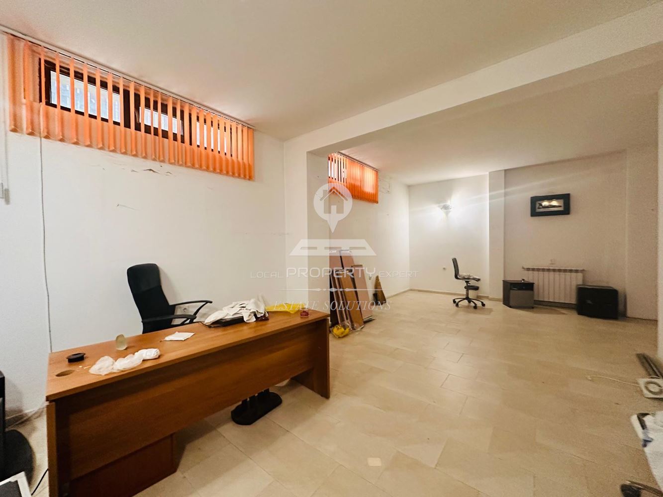 ЖИЛИЩНО ПОМЕЩЕНИЕ СЪС СТАТУТ НА СКЛАД В СГРАДА "СЕВЕРИНА", КВ. ГЛАЗНЕ, БР. БАНСКО. - 0