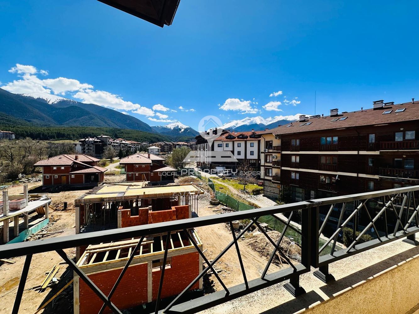 ЮЖЕН ТРИСТАЕН АПАРТАМЕНТ В ЖИЛИЩНА СГРАДА "ЕЛИТ'', УЛ. ''НАЙДЕН ГЕРОВ'', ГР. БАНСКО. - 0