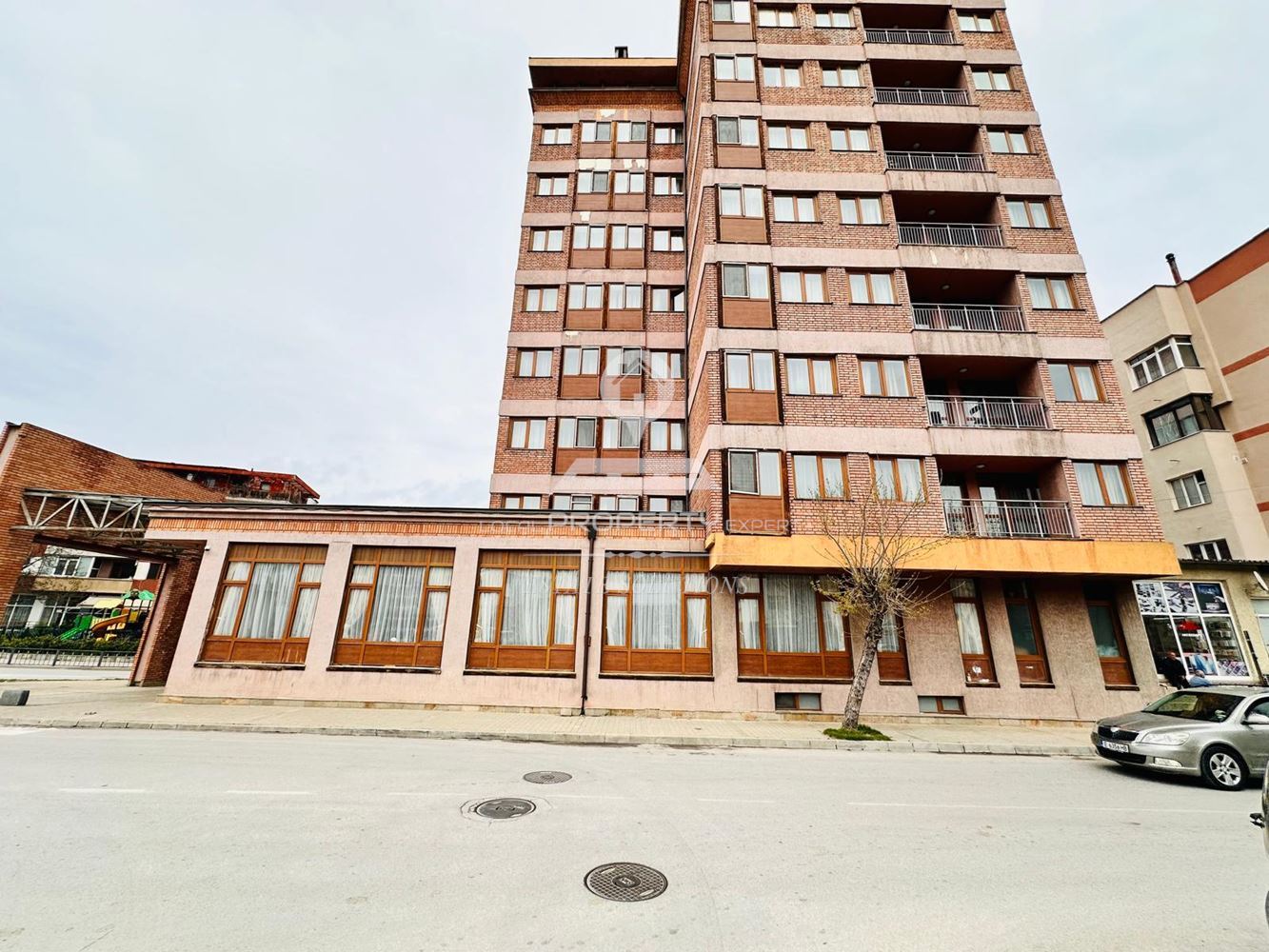 СТИЛНО ОБЗАВЕДЕНИ ЕДНОСПАЛНИ АПАРТАМЕНТИ ПОД НАЕМ В ХОТЕЛ С ТРИ ЗВЕЗДИ, ГР. РАЗЛОГ. - 0