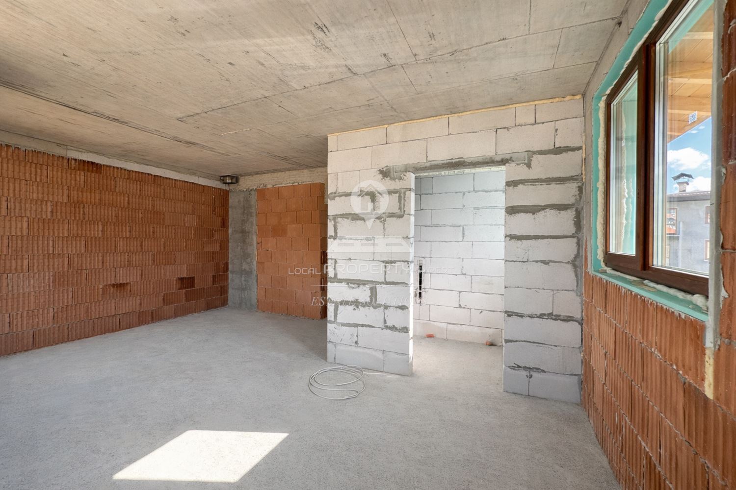 ИНВЕСТИРАЙ СЪС СТИЛ: КЪЩА В БАНСКИ АРХИТЕКТУРЕН ДУХ И ПАНОРАМА КЪМ ПИРИН. - 0