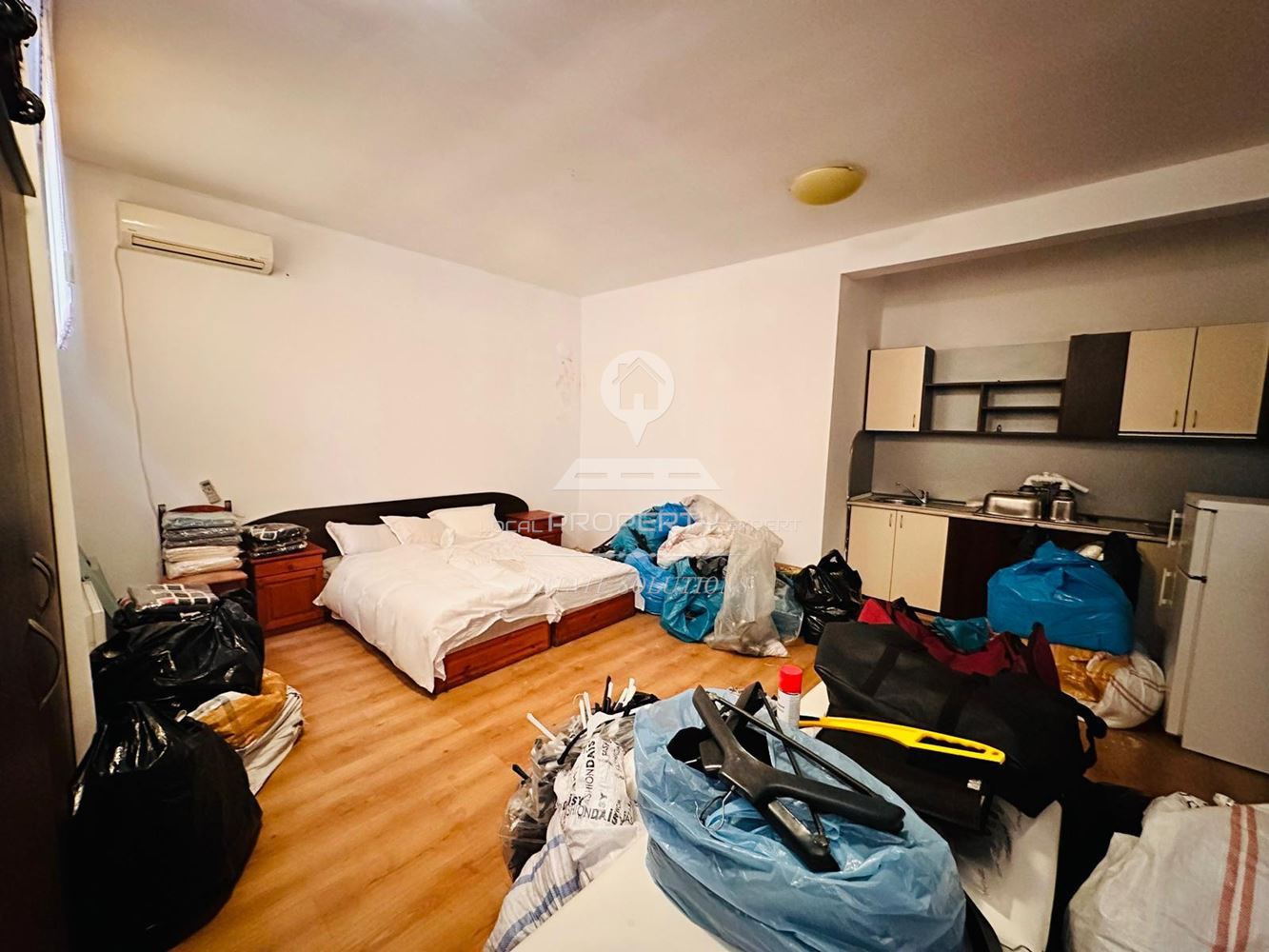 ЖИЛИЩНО ПОМЕЩЕНИЕ СЪС СТАТУТ НА СКЛАД В ЖИЛИЩНА СГРАДА ''СЕВЕРИНА'', КВ. ''ГЛАЗНЕ'', ГР. БАНСКО. - 0