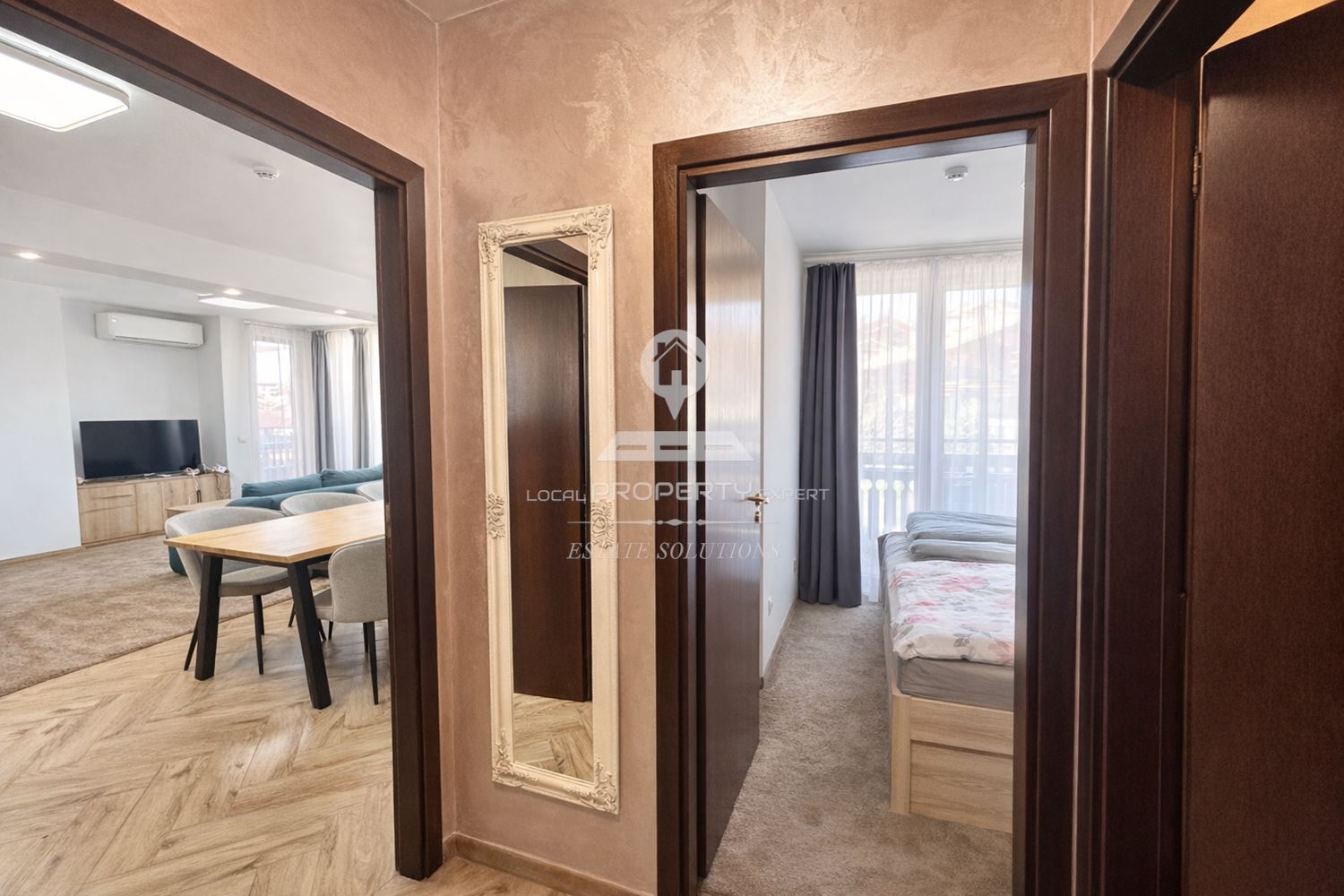 ПРОСТОРЕН ТРИСТАЕН АПАРТАМЕНТ СЪС СТИЛНО ОБЗАВЕЖДАНЕ В КОМПЛЕКС "PANORAMA RISORT" ГР. БАНСКО - 0