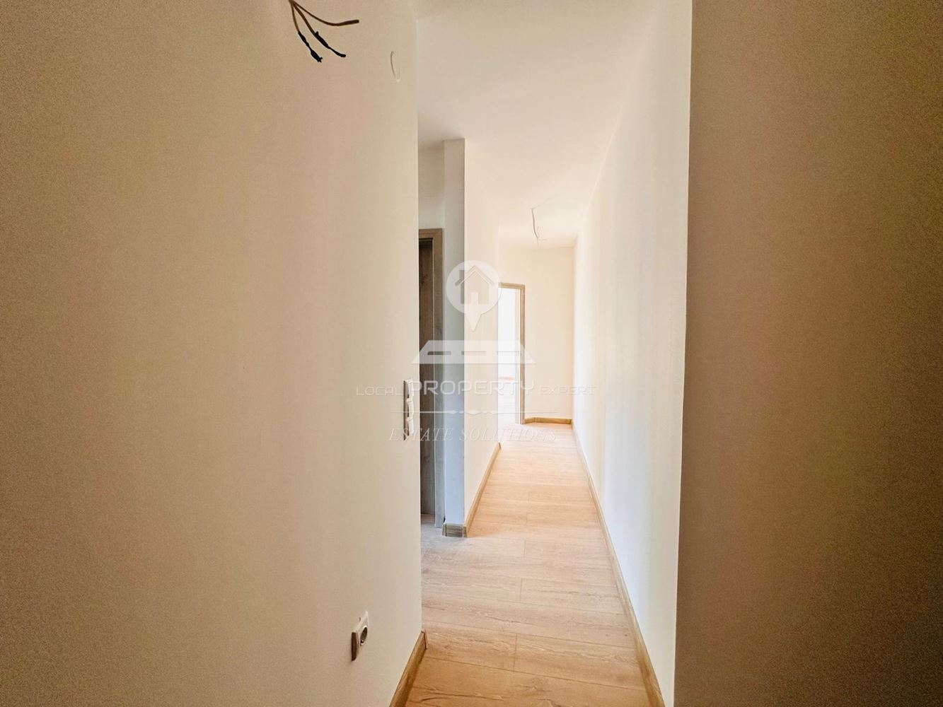 ЮЖЕН ТРИСТАЕН АПАРТАМЕНТ В ЖИЛИЩНА СГРАДА "ЕЛИТ'', УЛ. ''НАЙДЕН ГЕРОВ'', ГР. БАНСКО. - 0