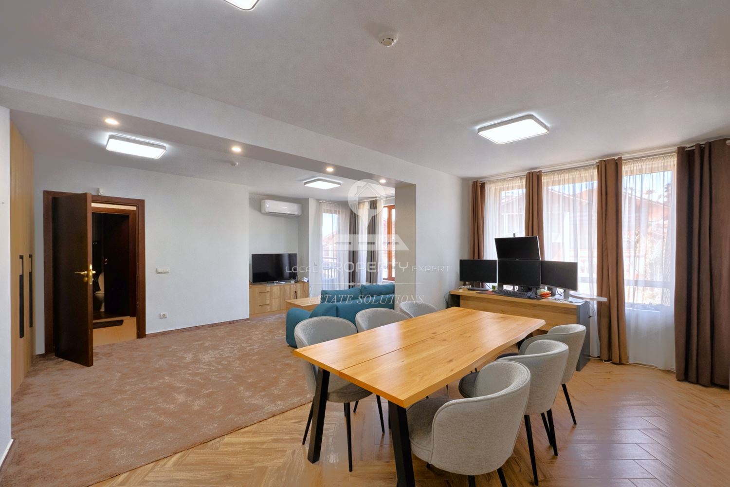 ПРОСТОРЕН ТРИСТАЕН АПАРТАМЕНТ СЪС СТИЛНО ОБЗАВЕЖДАНЕ В КОМПЛЕКС "PANORAMA RISORT" ГР. БАНСКО - 0