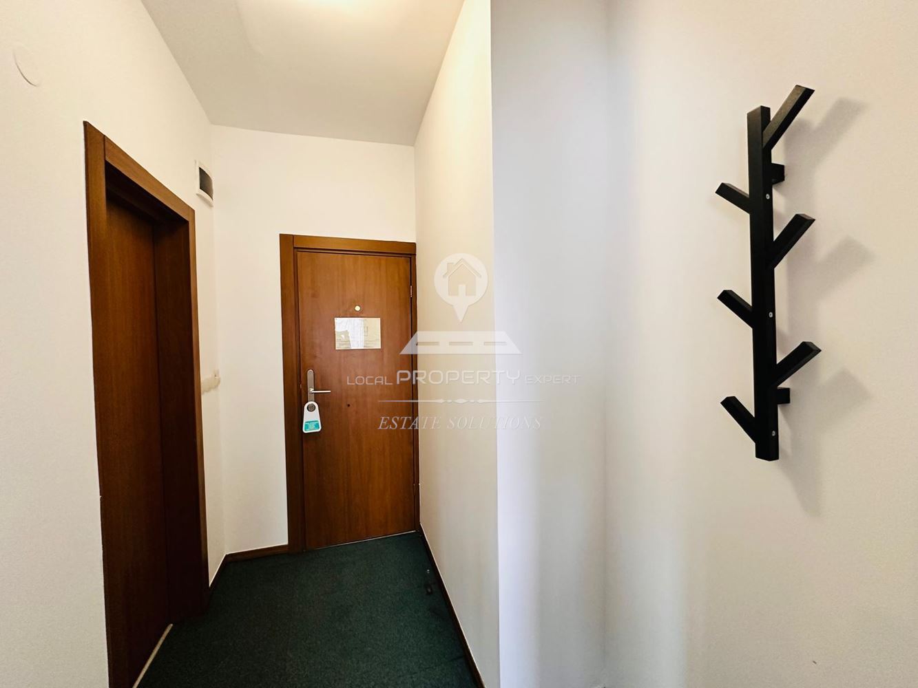 СТИЛНО ОБЗАВЕДЕНИ ЕДНОСПАЛНИ АПАРТАМЕНТИ ПОД НАЕМ В ХОТЕЛ С ТРИ ЗВЕЗДИ, ГР. РАЗЛОГ. - 0