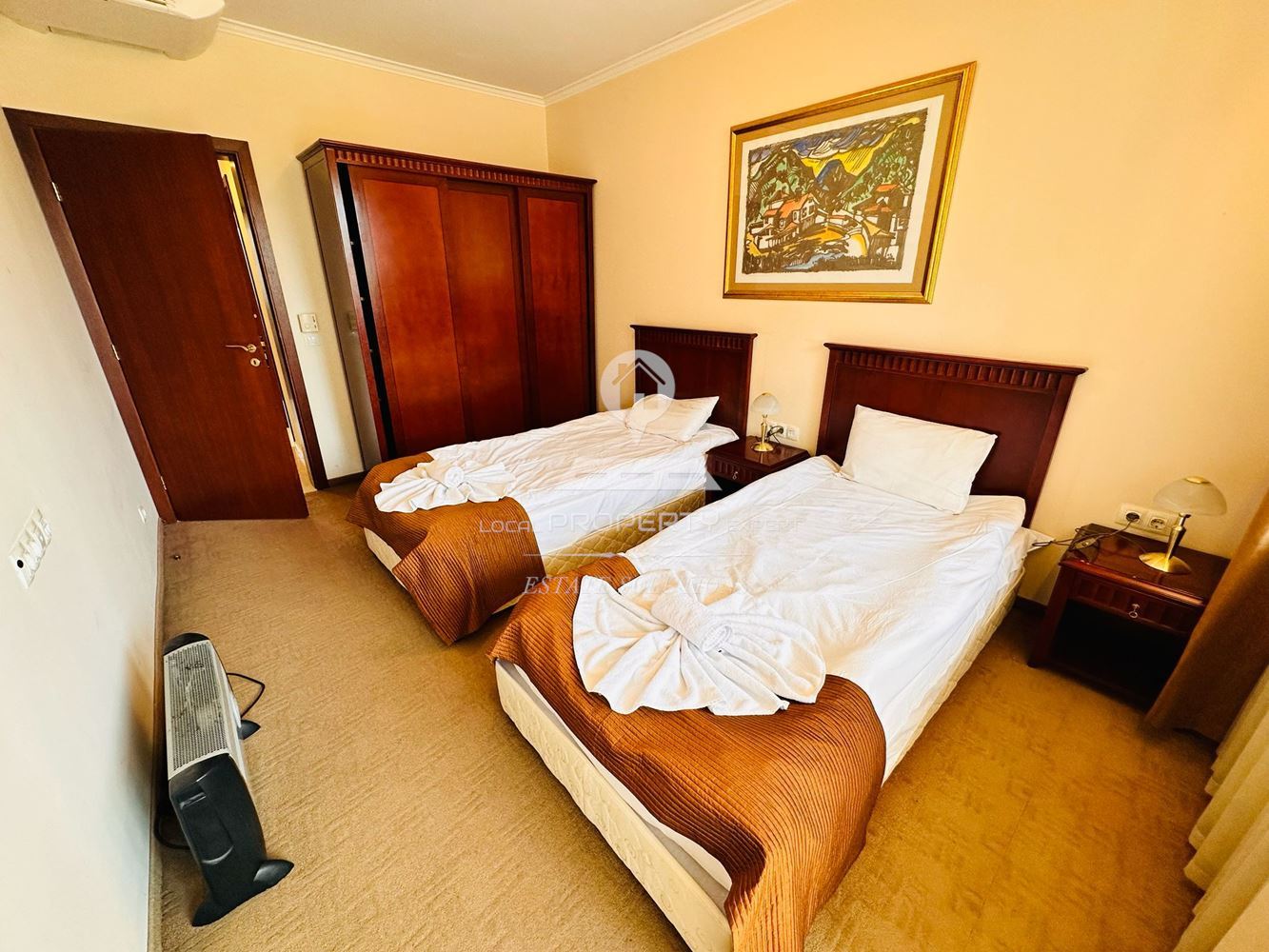 НАПЪЛНО ОБЗАВЕДЕН ЧЕТИРИСТАЕН АПАРТАМЕНТ В КОМПЛЕКС "DOWNTOWN BANSKO RESORT'', УЛ. СТРАГИТЕ, ГР. БАНСКО. - 0
