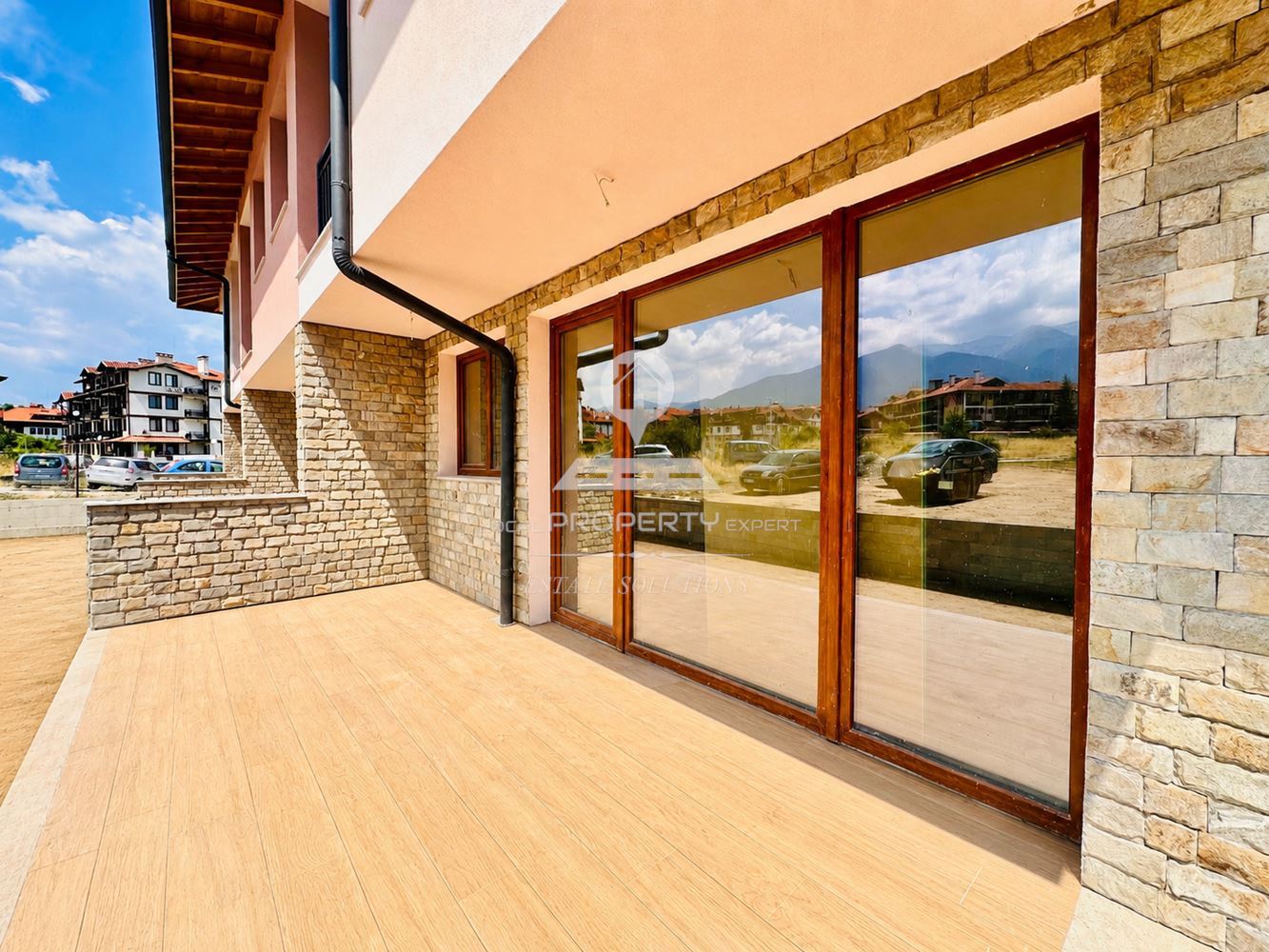 КЪЩА ТИП В С ПАНОРАМА КЪМ ПИРИН, СОБСТВЕНО ПАРКОМЯСТО, ПРИЛЕЖАЩА ЗЕМЯ, ГР. БАНСКО - 0